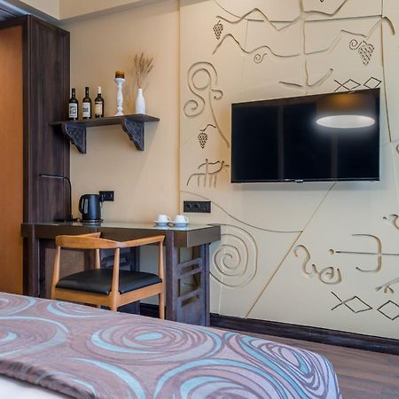 Giuaani Winery Hotel Manavi Ngoại thất bức ảnh