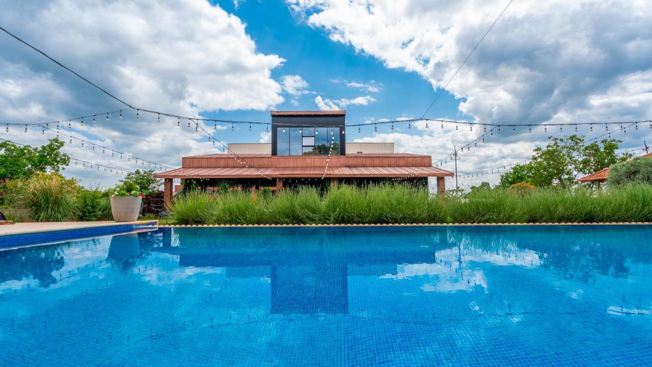 Giuaani Winery Hotel Manavi Ngoại thất bức ảnh