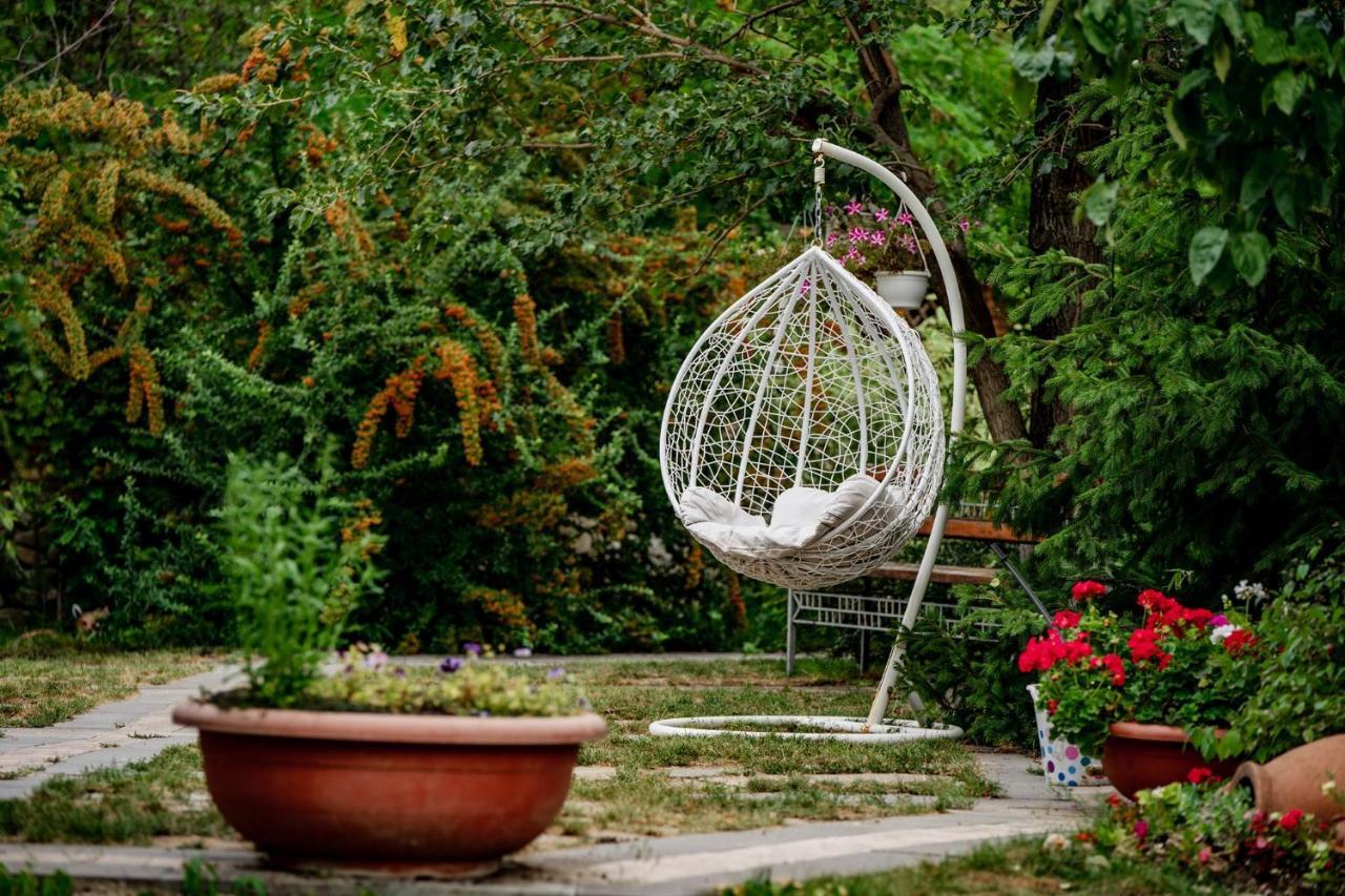 Giuaani Winery Hotel Manavi Ngoại thất bức ảnh