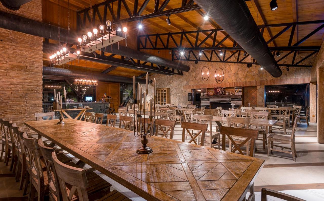 Giuaani Winery Hotel Manavi Ngoại thất bức ảnh