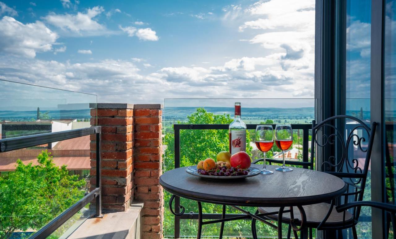 Giuaani Winery Hotel Manavi Ngoại thất bức ảnh