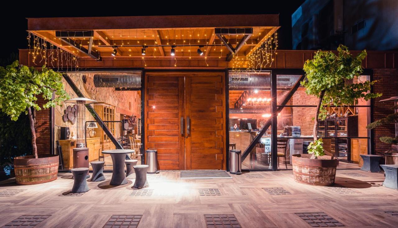 Giuaani Winery Hotel Manavi Ngoại thất bức ảnh