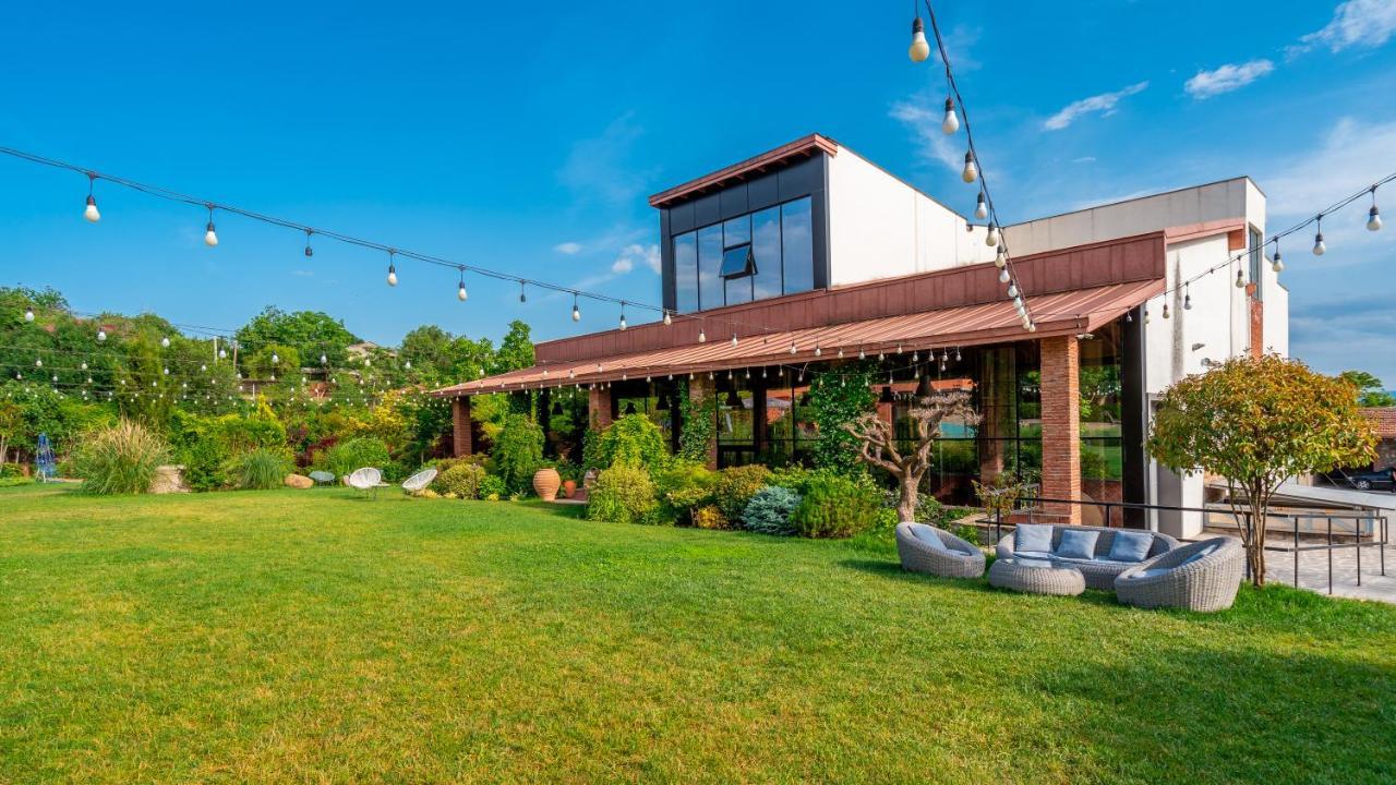 Giuaani Winery Hotel Manavi Ngoại thất bức ảnh