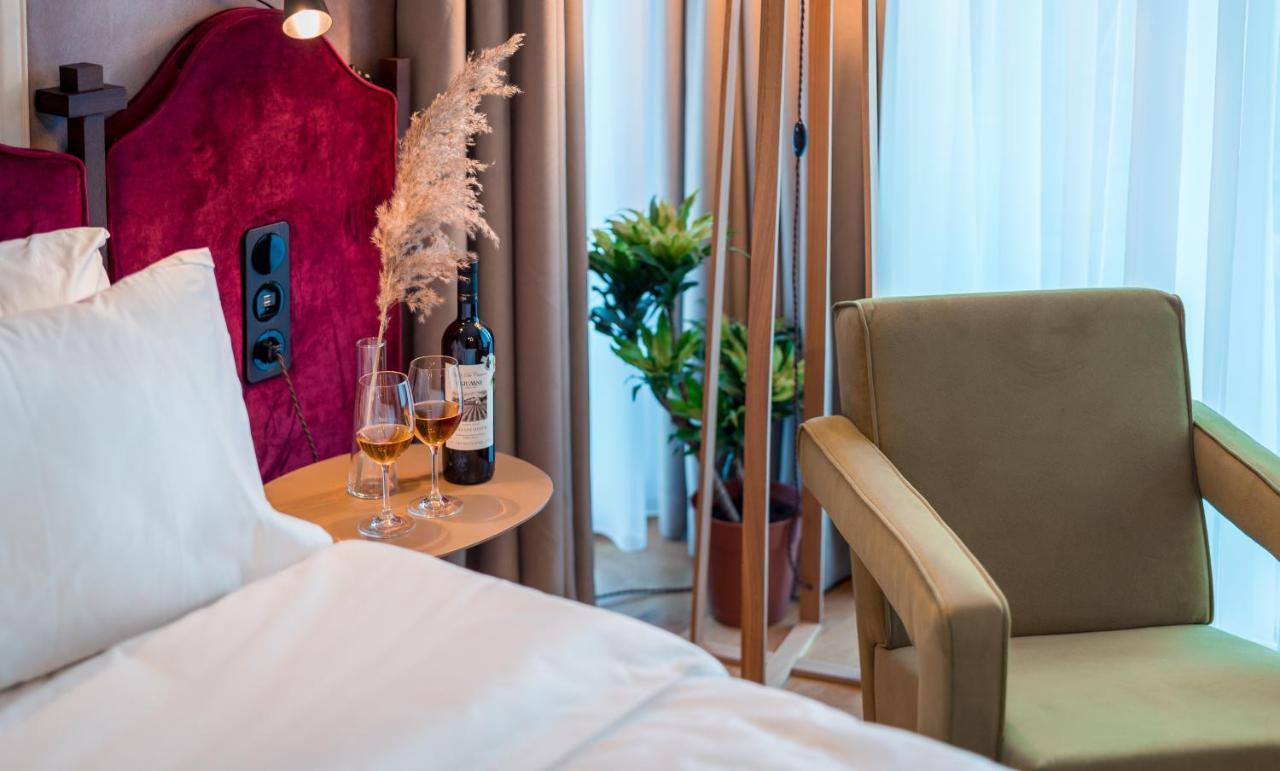 Giuaani Winery Hotel Manavi Ngoại thất bức ảnh