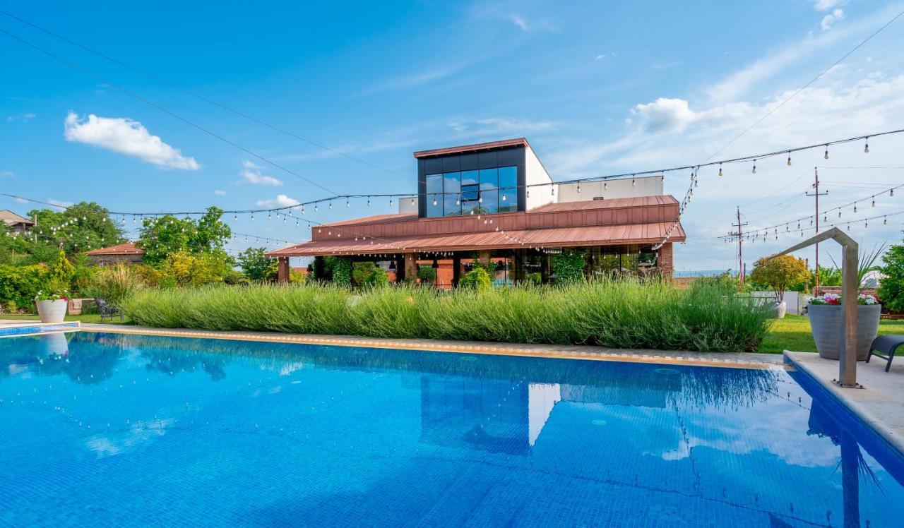 Giuaani Winery Hotel Manavi Ngoại thất bức ảnh