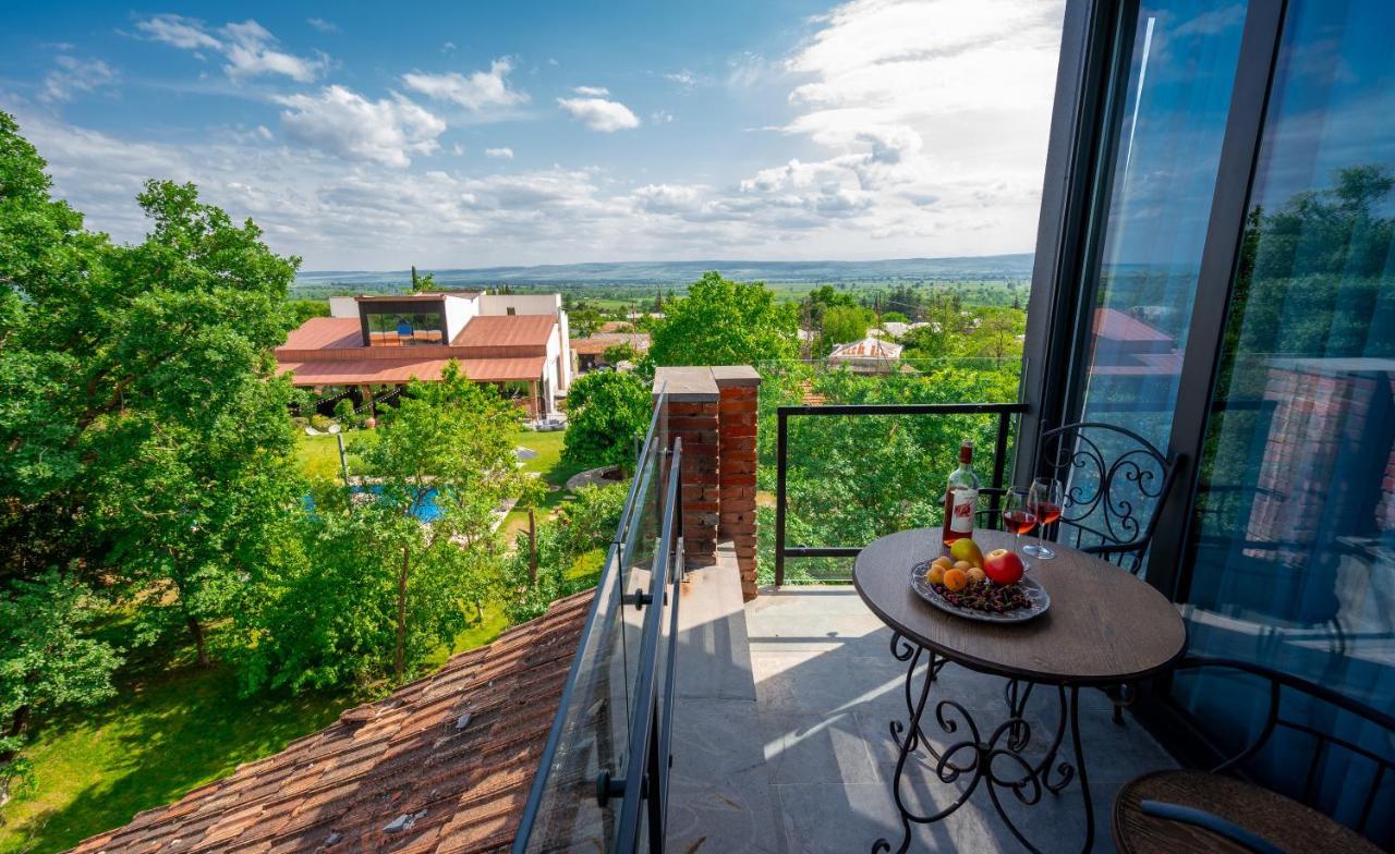 Giuaani Winery Hotel Manavi Ngoại thất bức ảnh