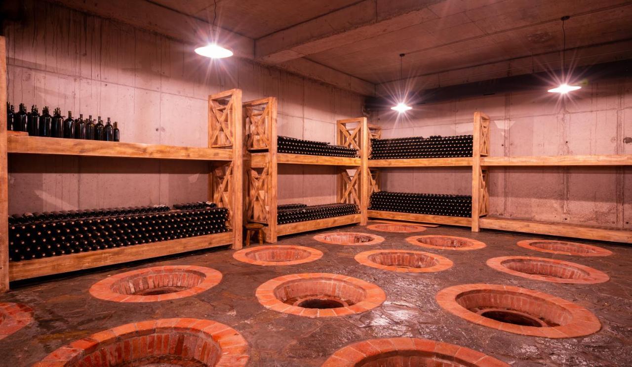 Giuaani Winery Hotel Manavi Ngoại thất bức ảnh