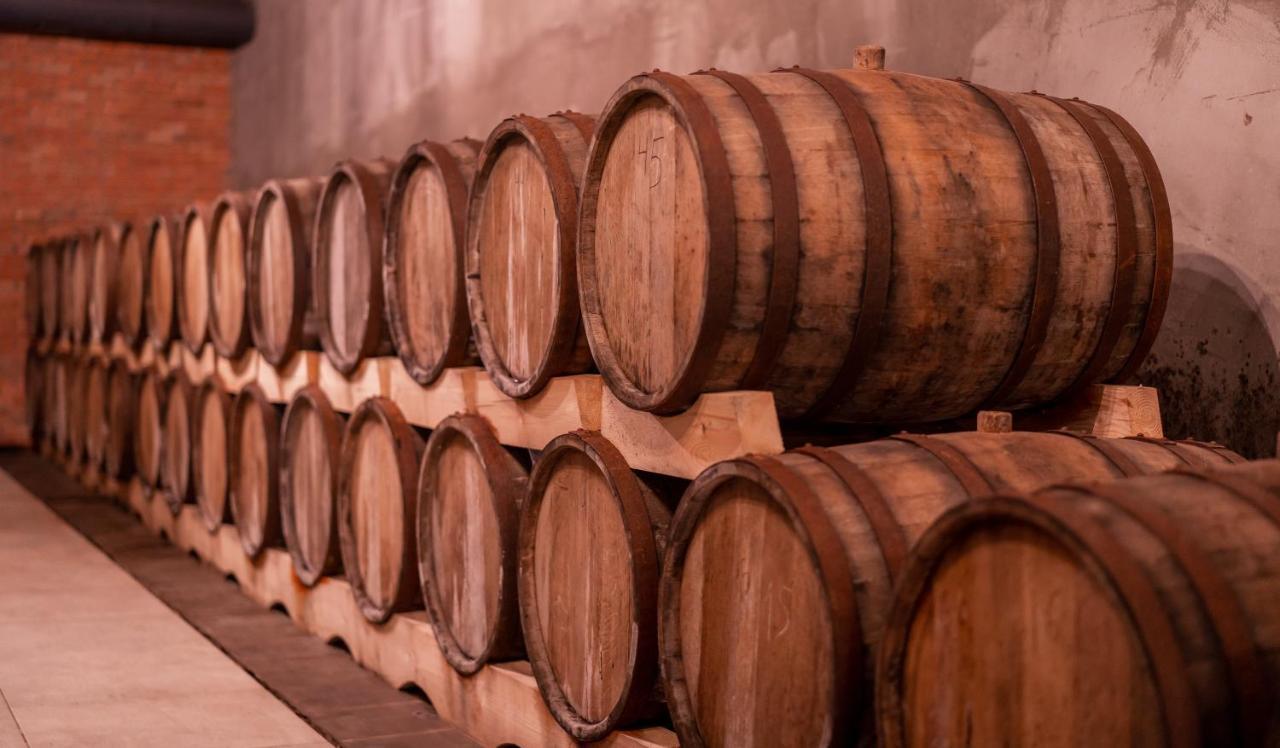 Giuaani Winery Hotel Manavi Ngoại thất bức ảnh