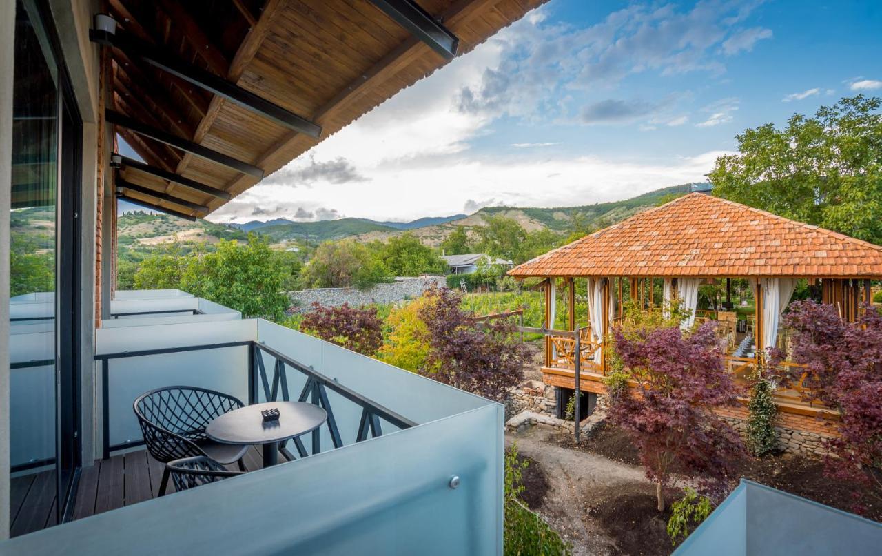 Giuaani Winery Hotel Manavi Ngoại thất bức ảnh