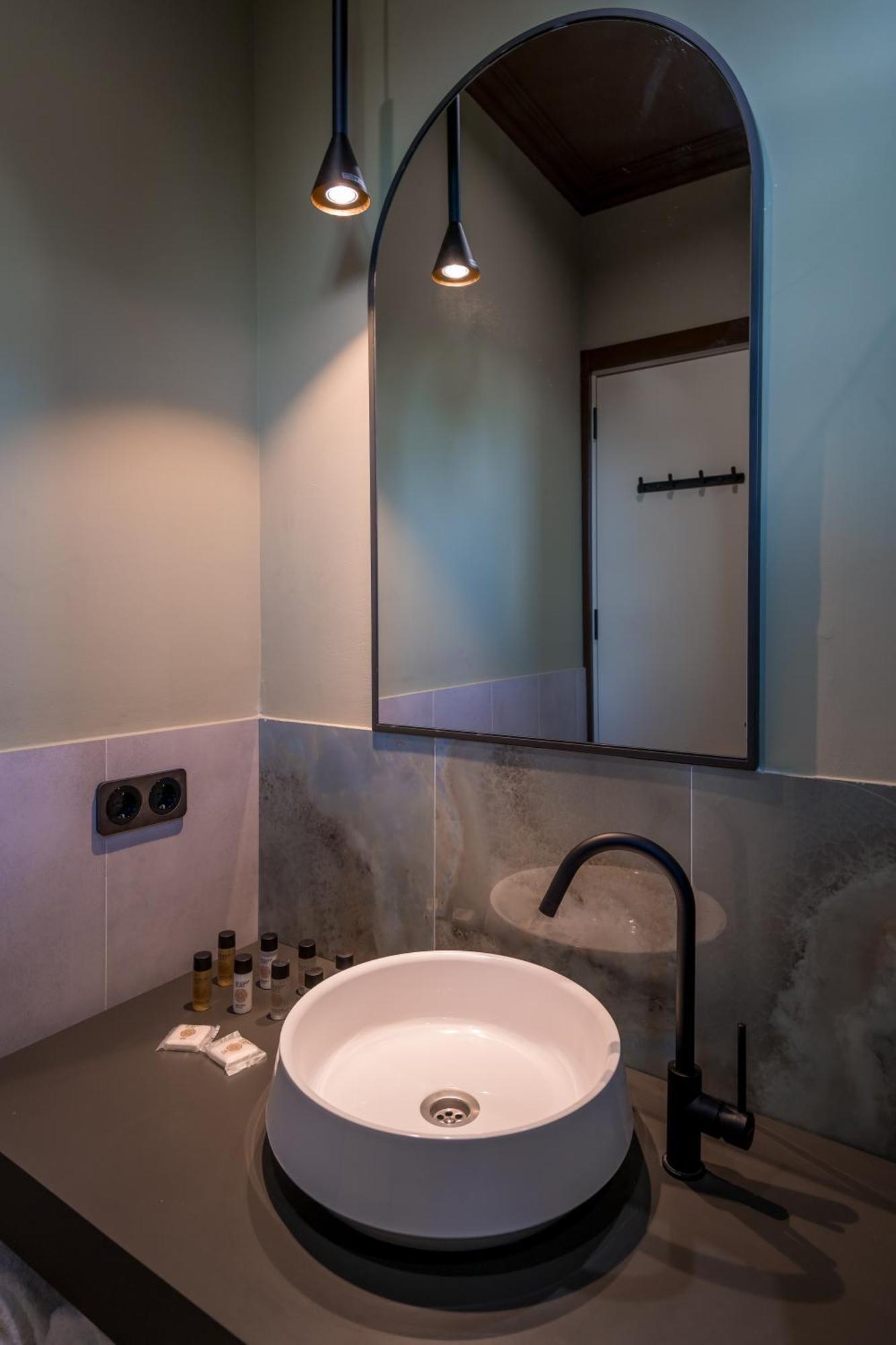 Giuaani Winery Hotel Manavi Ngoại thất bức ảnh